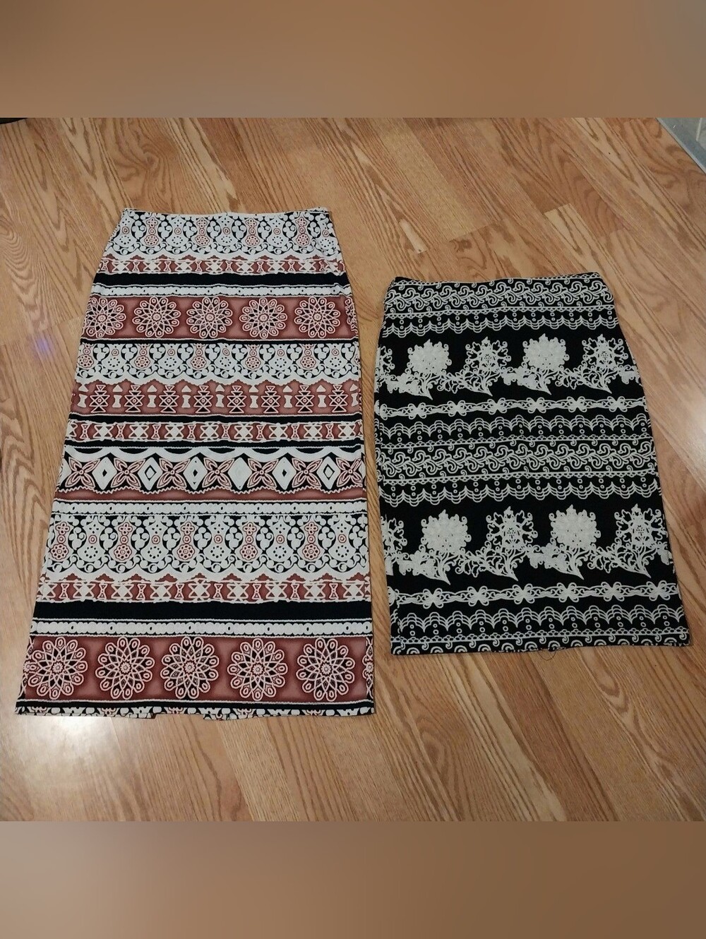 Set Of 2 Patterned Pencil Skirts